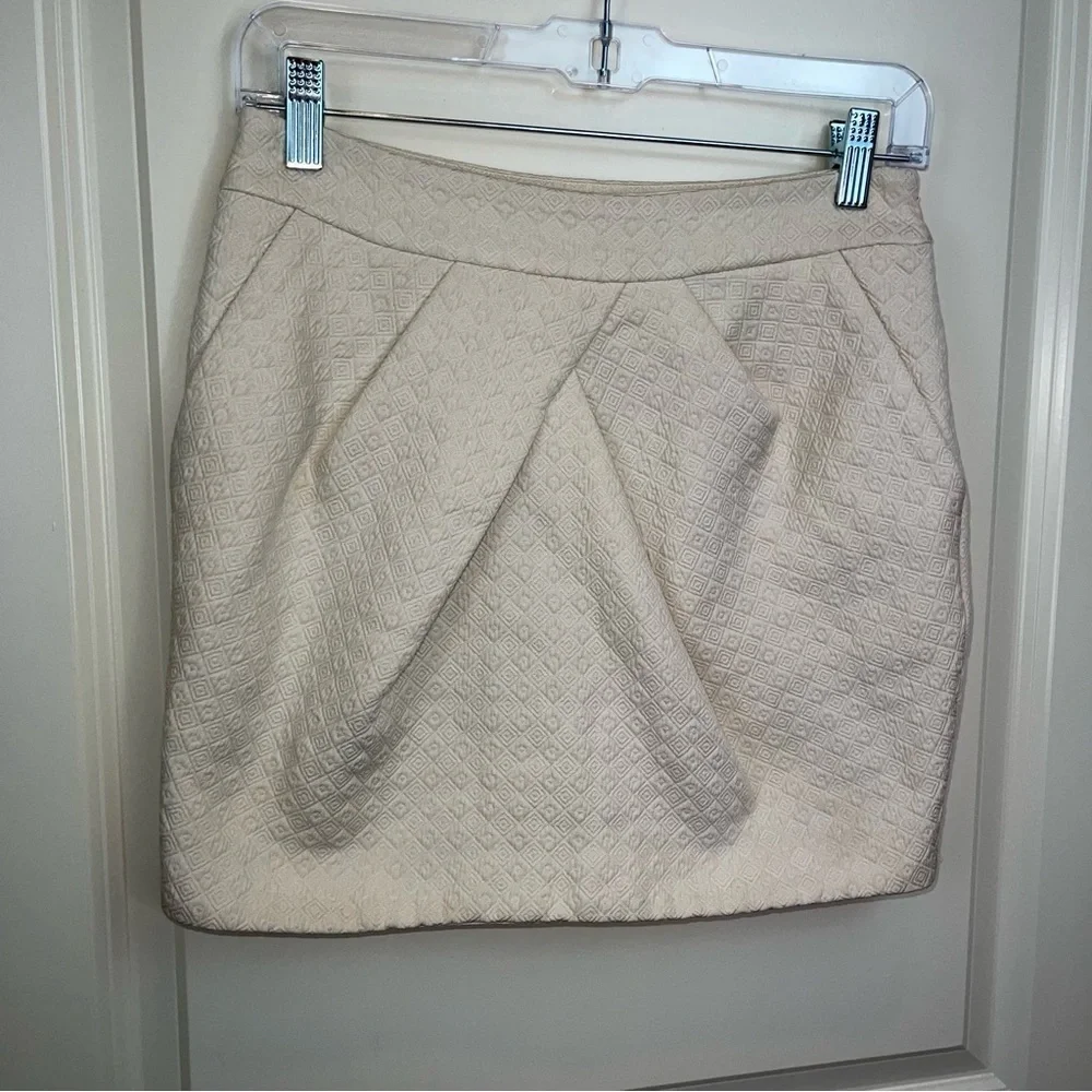 Forever 21 Ivory Textured Mini Skirt Sz XS
